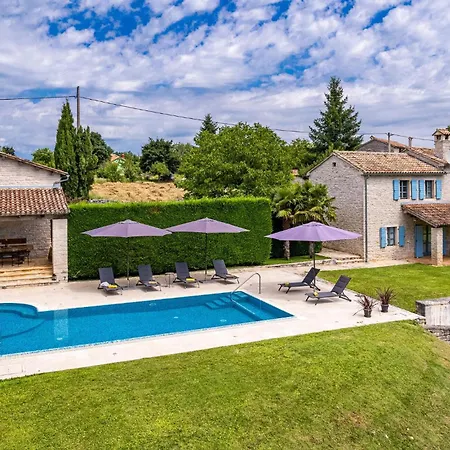 Castela Holiday home Vela Traba